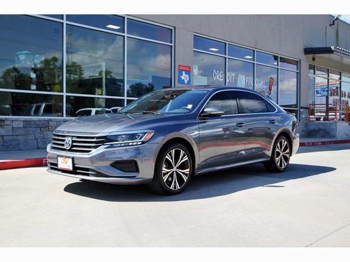 2022 Volkswagen Passat 2.0T SE