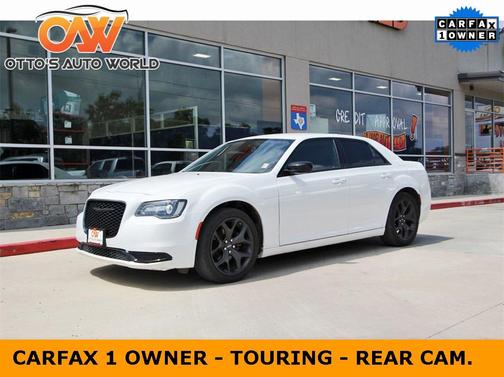 2023 Chrysler 300 Touring