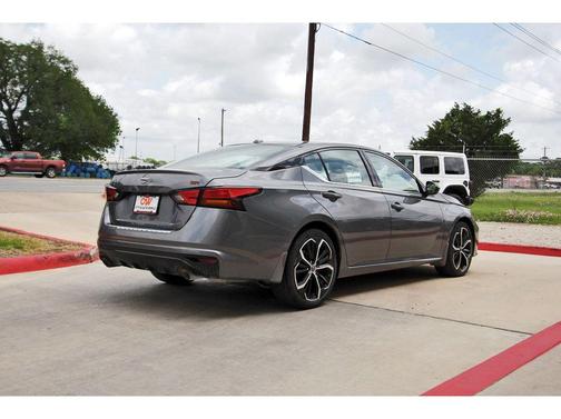 Gun Metallic 2023 Nissan Altima SR FWD