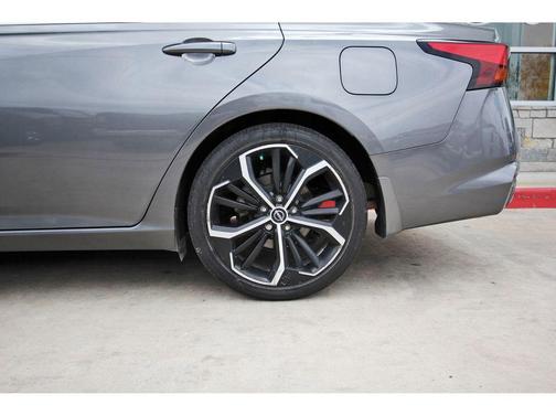 Gun Metallic 2023 Nissan Altima SR FWD