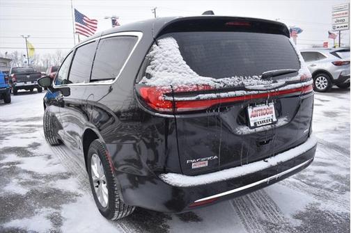2025 Chrysler Pacifica
