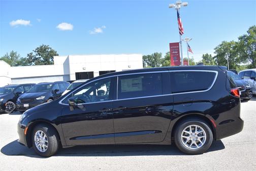 2026 Chrysler Voyager LX