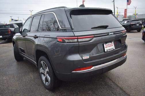 Baltic Gray Metallic Clearcoat 2024 Jeep Grand Cherokee Base 4xe