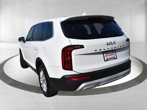 2022 Kia Telluride LX