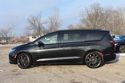 2020 Chrysler Pacifica Touring L Plus