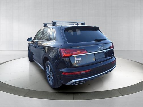 Mythos Black Metallic 2023 Audi Q5 45 S line Premium