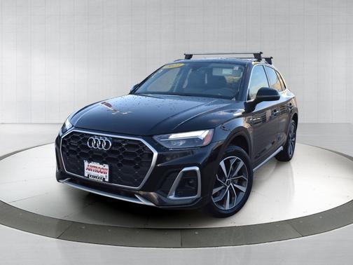 Mythos Black Metallic 2023 Audi Q5 45 S line Premium