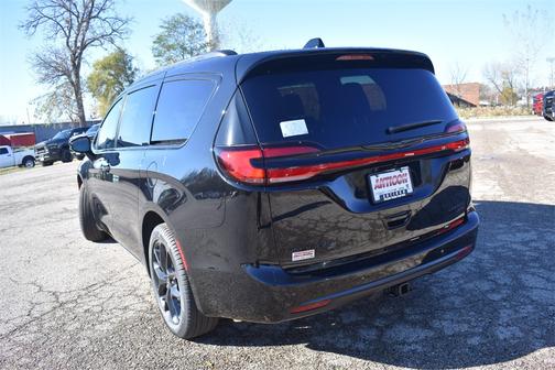 2026 Chrysler Pacifica Limited