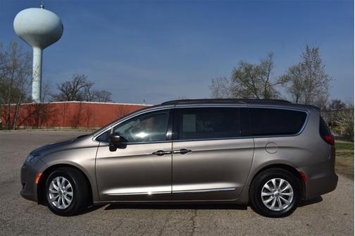 2017 Chrysler Pacifica Touring L
