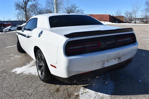 2015 Dodge Challenger SXT