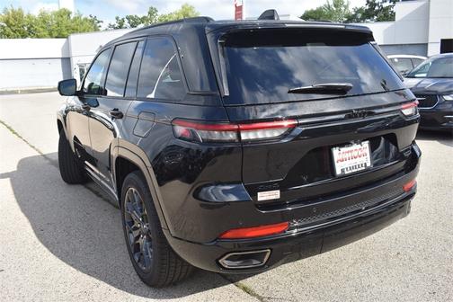 2025 Jeep Grand Cherokee Summit