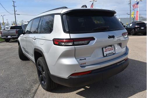 2025 Jeep Grand Cherokee L Laredo
