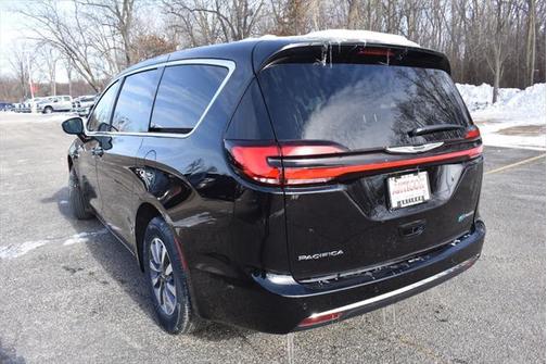 2025 Chrysler Pacifica Hybrid Select