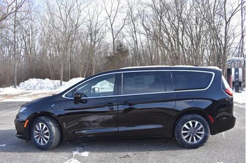 2025 Chrysler Pacifica Hybrid Select