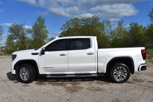 White Frost Tricoat 2022 GMC Sierra 1500 Denali
