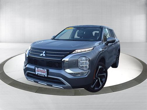 2023 Mitsubishi Outlander SE