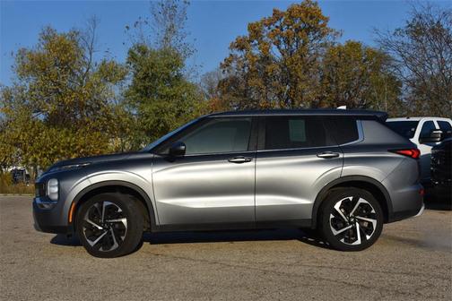 2023 Mitsubishi Outlander SE
