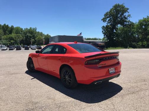 Photo 5 of 27 of 2019 Dodge Charger SXT
