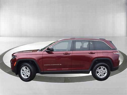2022 Jeep Grand Cherokee Laredo