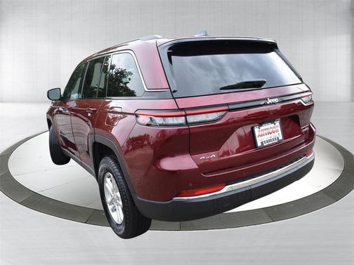 2022 Jeep Grand Cherokee Laredo