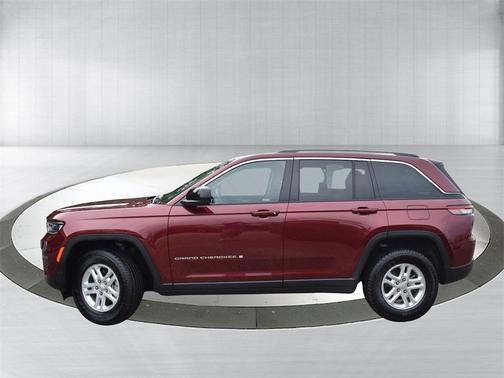 2022 Jeep Grand Cherokee Laredo