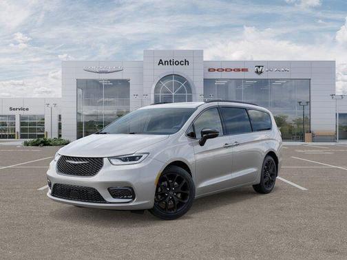 Silver Mist Clearcoat 2026 Chrysler Pacifica Limited
