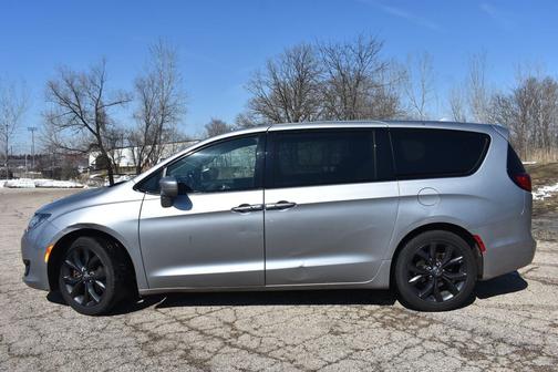 2019 Chrysler Pacifica Touring Plus