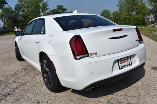 2023 Chrysler 300 S