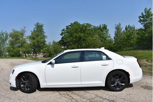 2023 Chrysler 300 S
