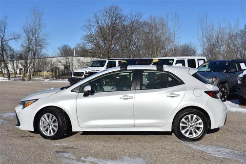 2025 Toyota Corolla Hatchback SE