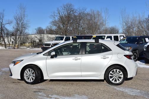 2025 Toyota Corolla Hatchback SE