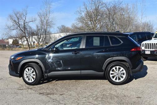 2024 Toyota Corolla Cross LE