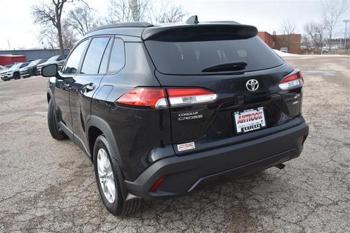 2024 Toyota Corolla Cross LE