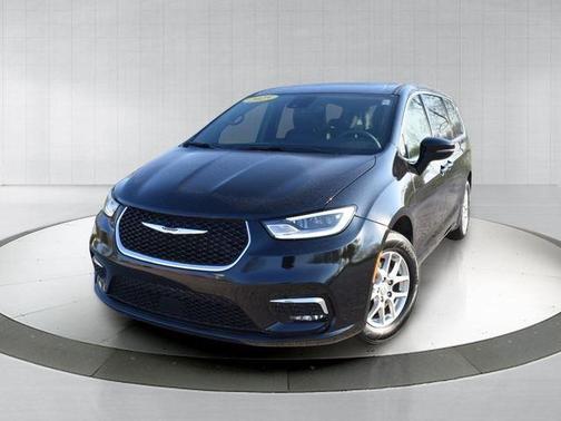 Diamond Black Crystal Pearlcoat 2025 Chrysler Pacifica Select