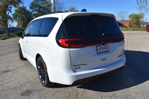 2026 Chrysler Pacifica Limited