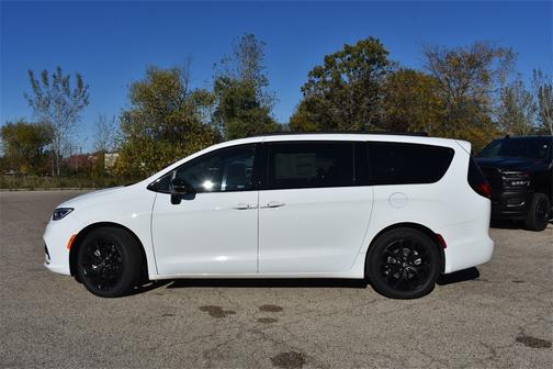 2026 Chrysler Pacifica Limited