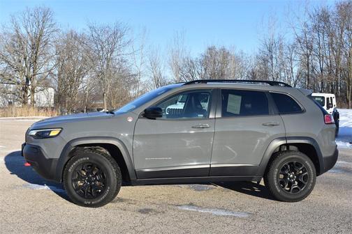 2022 Jeep Cherokee Trailhawk
