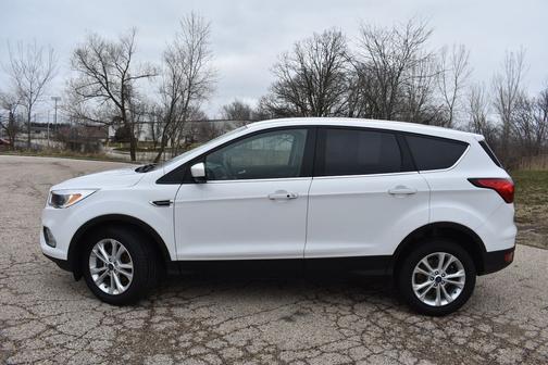 Oxford White 2019 Ford Escape SE