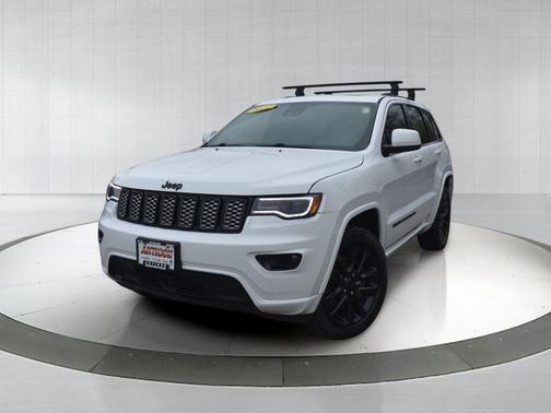 Bright White Clearcoat 2022 Jeep Grand Cherokee WK Laredo X
