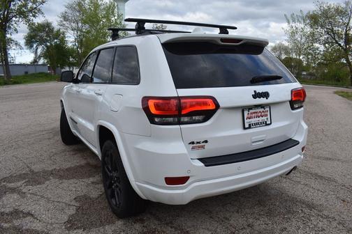 Bright White Clearcoat 2022 Jeep Grand Cherokee WK Laredo X