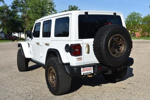 Bright White Clearcoat 2024 Jeep Wrangler Rubicon 392