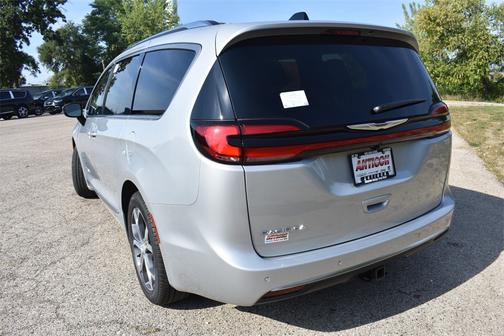 2026 Chrysler Pacifica Pinnacle