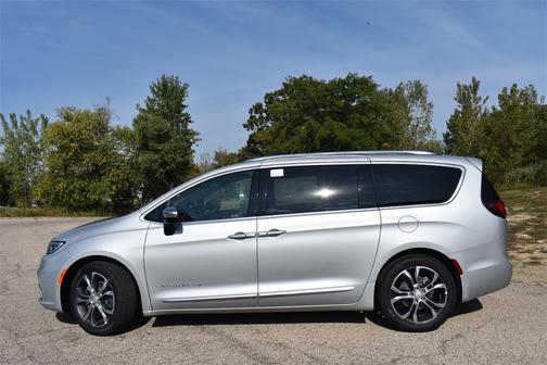 2026 Chrysler Pacifica Pinnacle