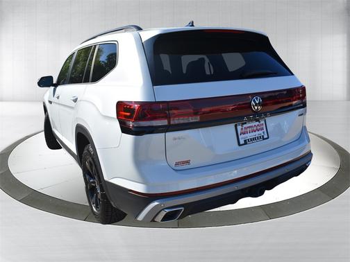 2024 Volkswagen Atlas 2.0T Peak Edition SEL