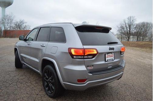 Photo 3 of 30 of 2021 Jeep Grand Cherokee Laredo X