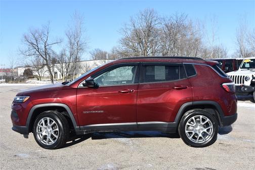 2022 Jeep Compass Latitude Lux