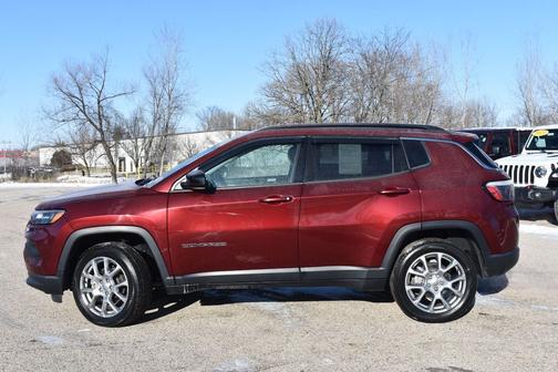 2022 Jeep Compass Latitude Lux