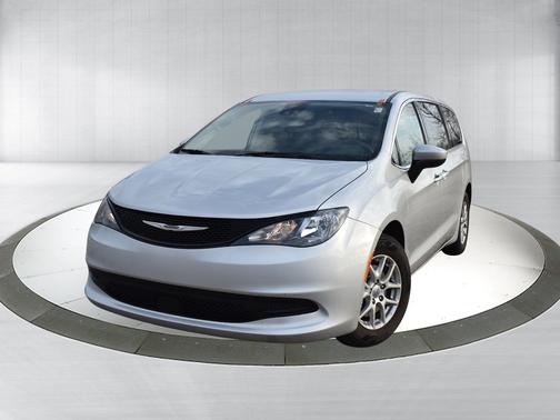 Silver Mist Clearcoat 2023 Chrysler Voyager LX