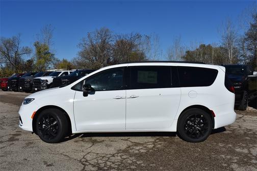 2026 Chrysler Pacifica Limited