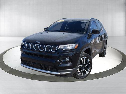 Diamond Black Crystal Pearlcoat 2022 Jeep Compass Limited